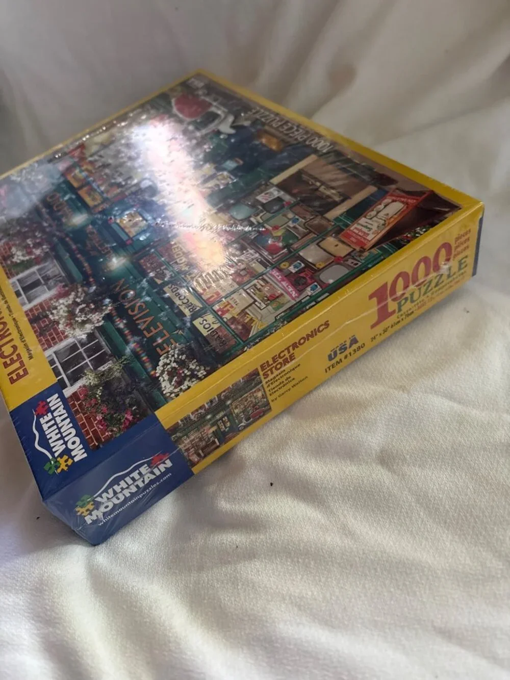 White Mountain Electronics Store 1000-Piece Puzzle HTF Garry Walton Made In USA
